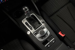 Valkoinen Audi A3 2018 kuva 19.