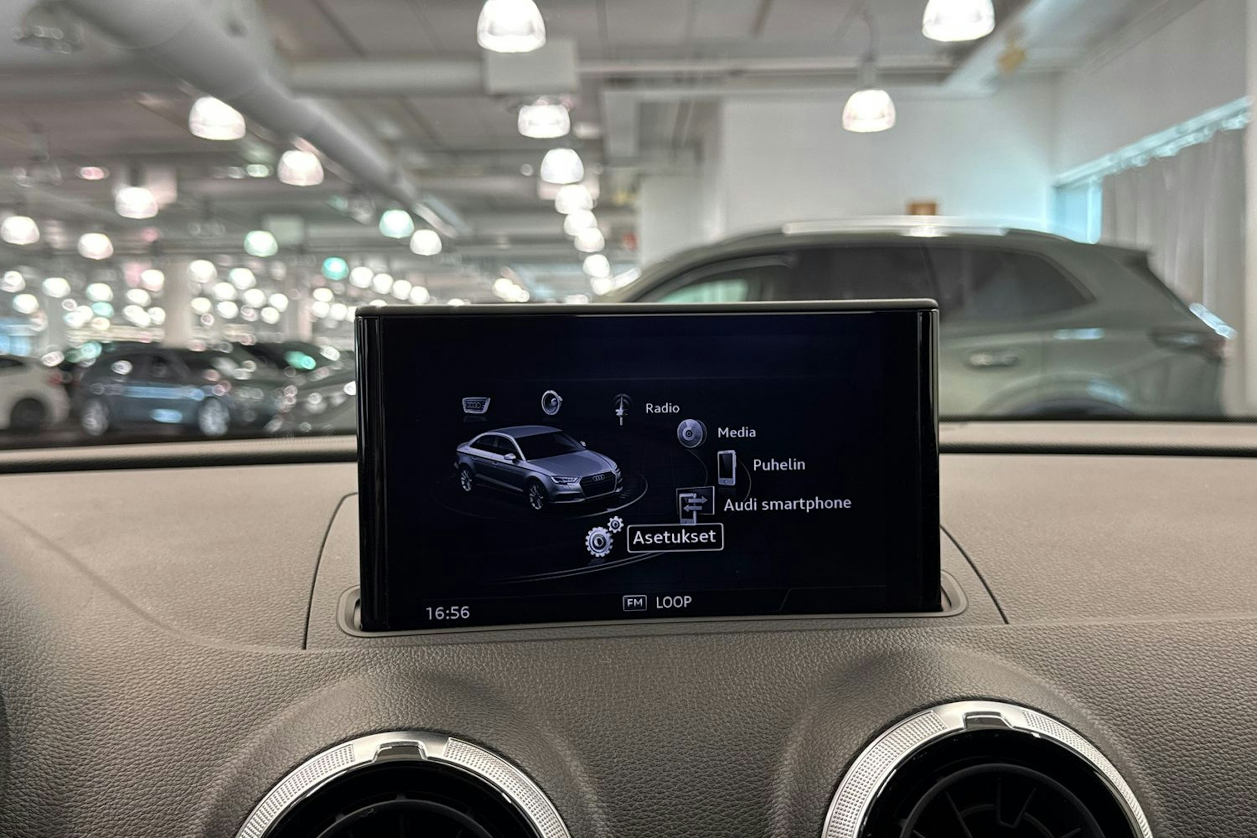 Valkoinen Audi A3 2018 kuva 21.