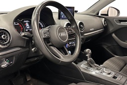 valkoinen Audi A3 2018 kuva 6.