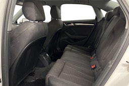 valkoinen Audi A3 2018 kuva 8.