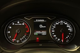 valkoinen Audi A3 2018 kuva 14.