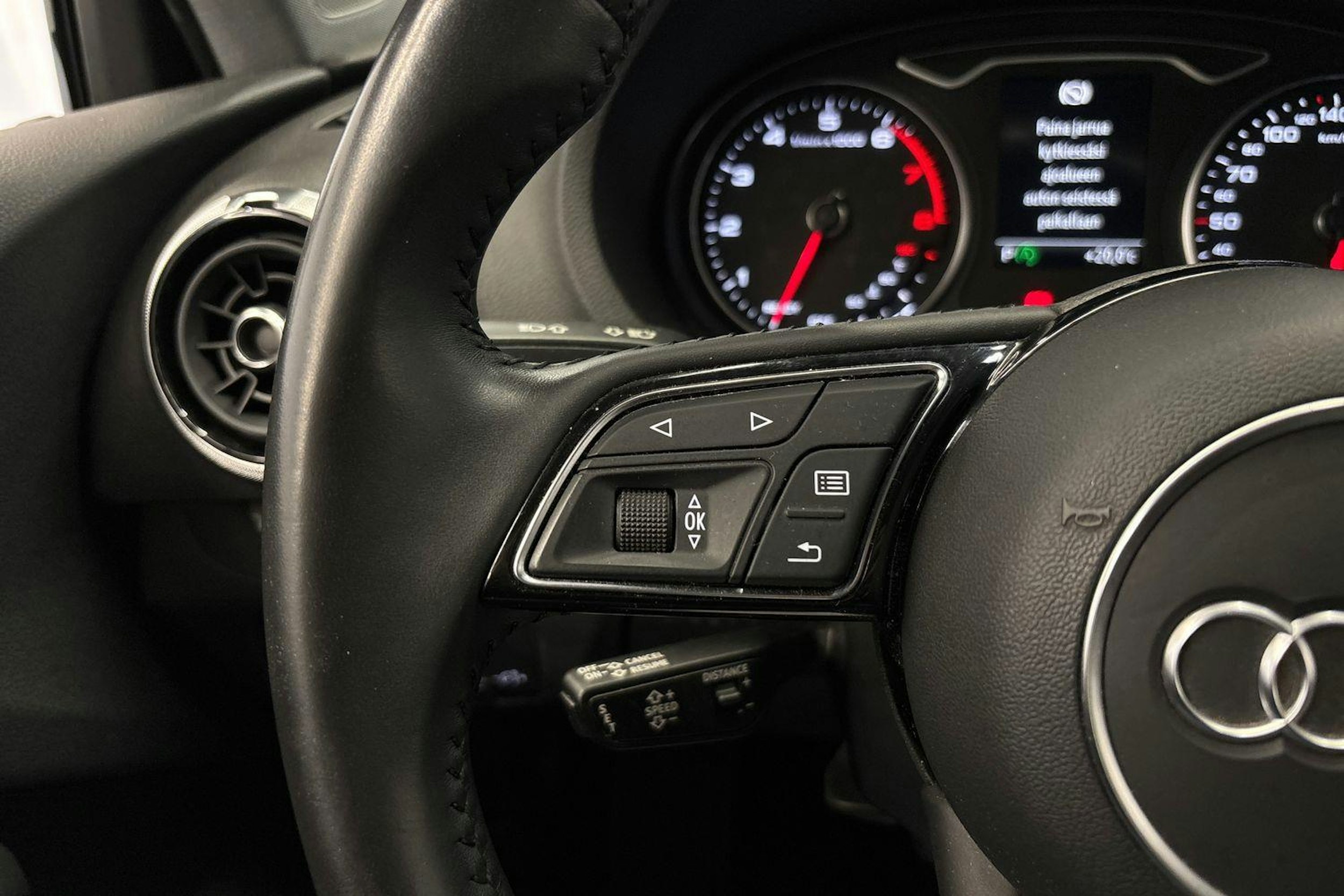 valkoinen Audi A3 2018 kuva 15.