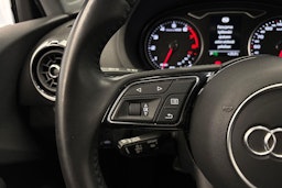 valkoinen Audi A3 2018 kuva 15.