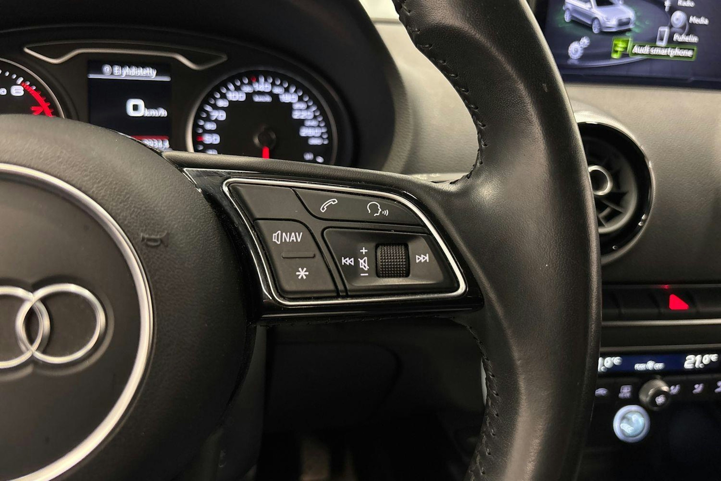 valkoinen Audi A3 2018 kuva 16.