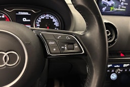 valkoinen Audi A3 2018 kuva 16.