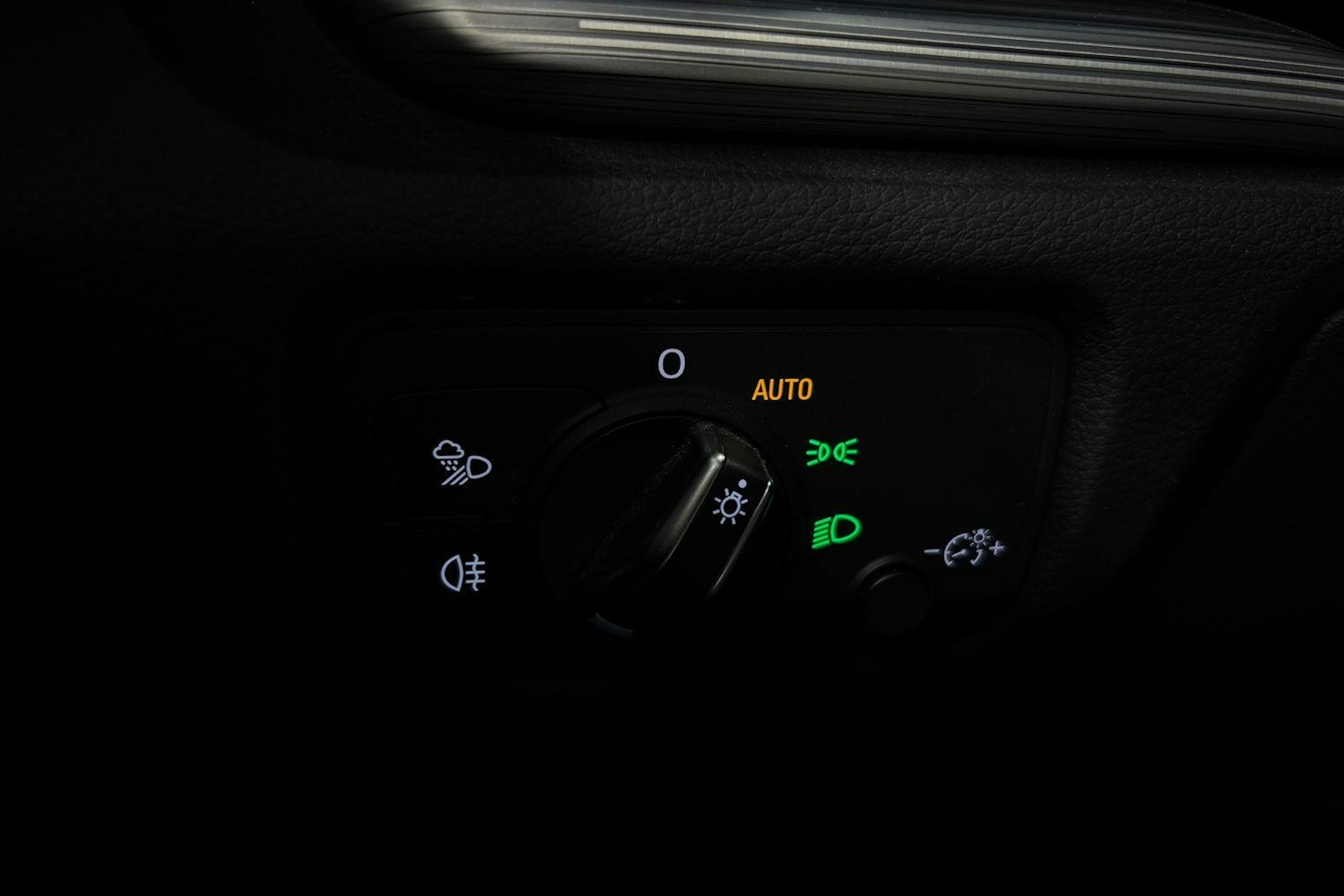 valkoinen Audi A3 2018 kuva 17.