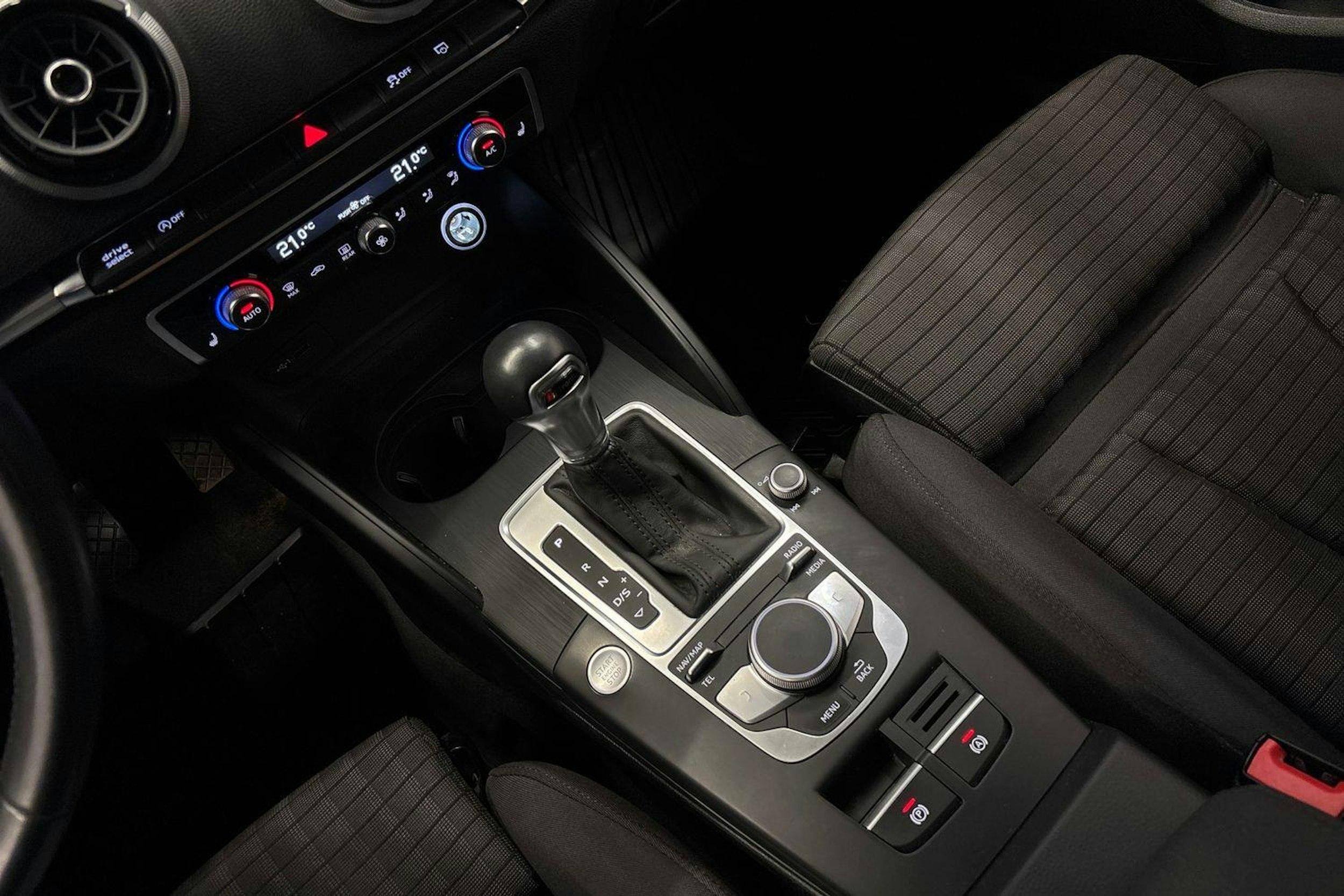 valkoinen Audi A3 2018 kuva 21.