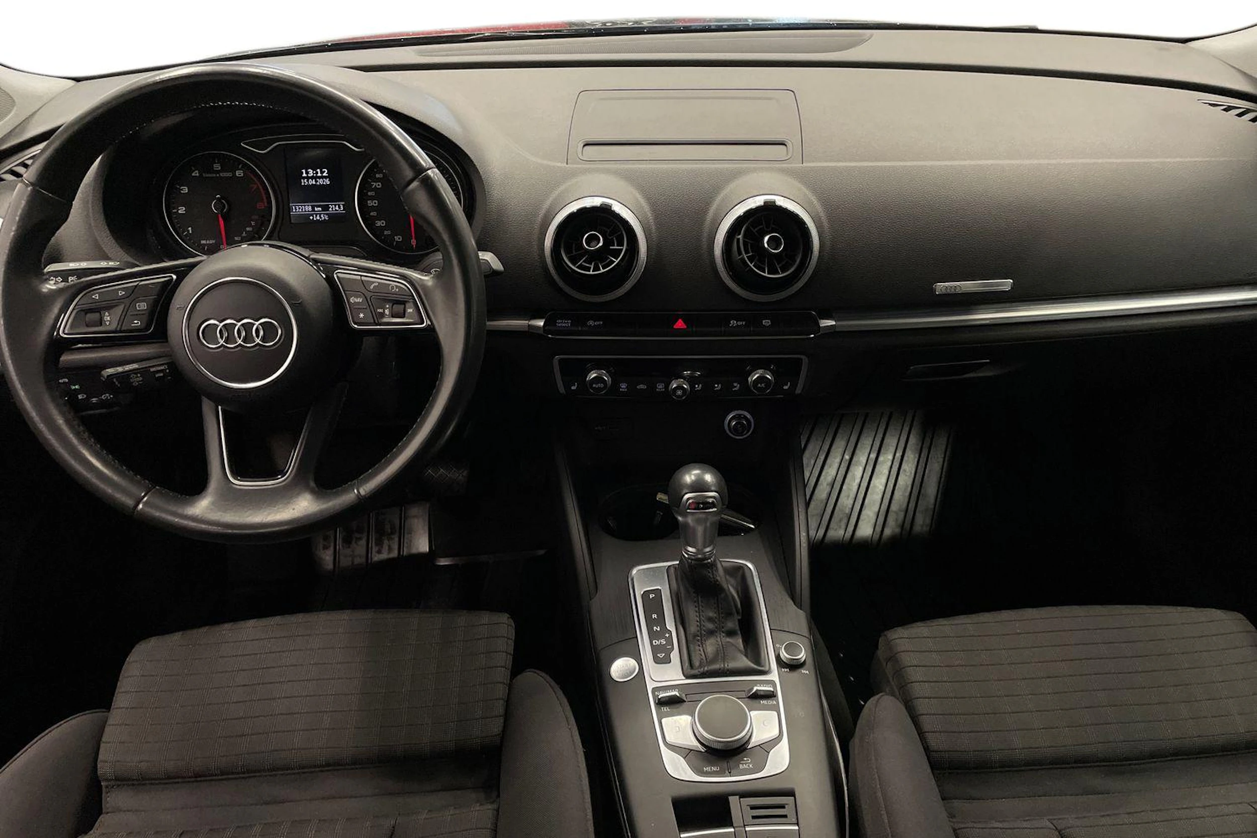 Musta Audi A3 2018 kuva 9.