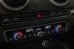 Musta Audi A3 2018 kuva 21.