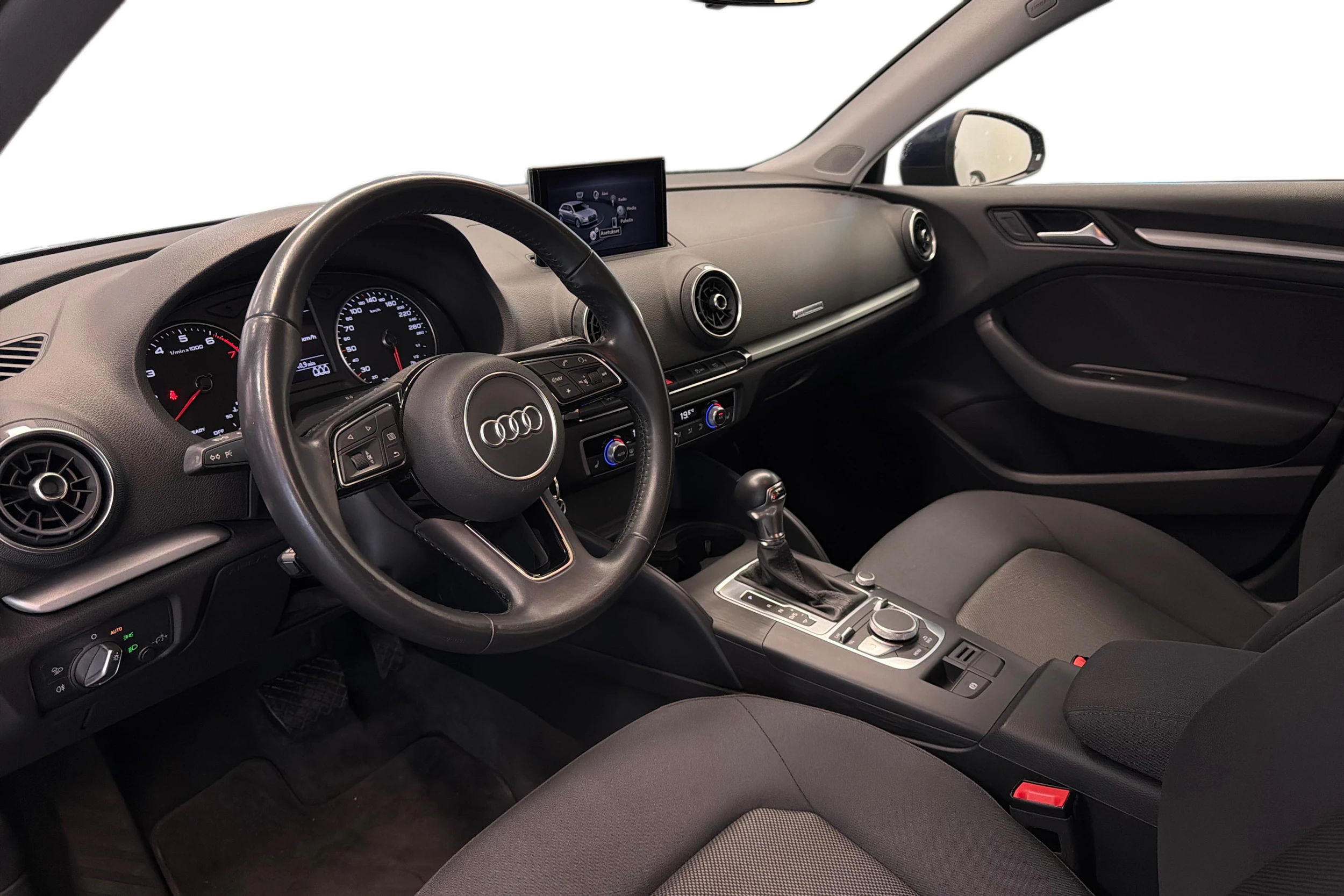 harmaa Audi A3 2018 kuva 8.