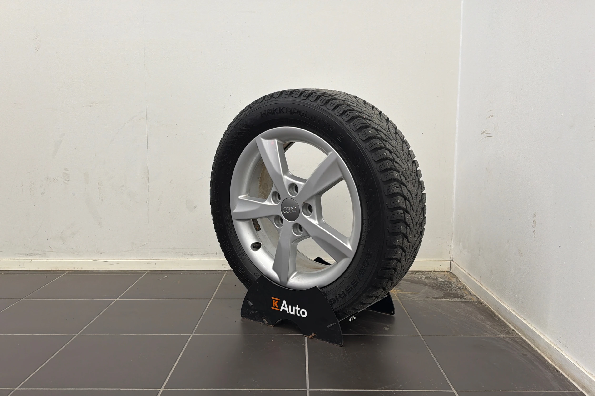 harmaa Audi A3 2018 kuva 13.
