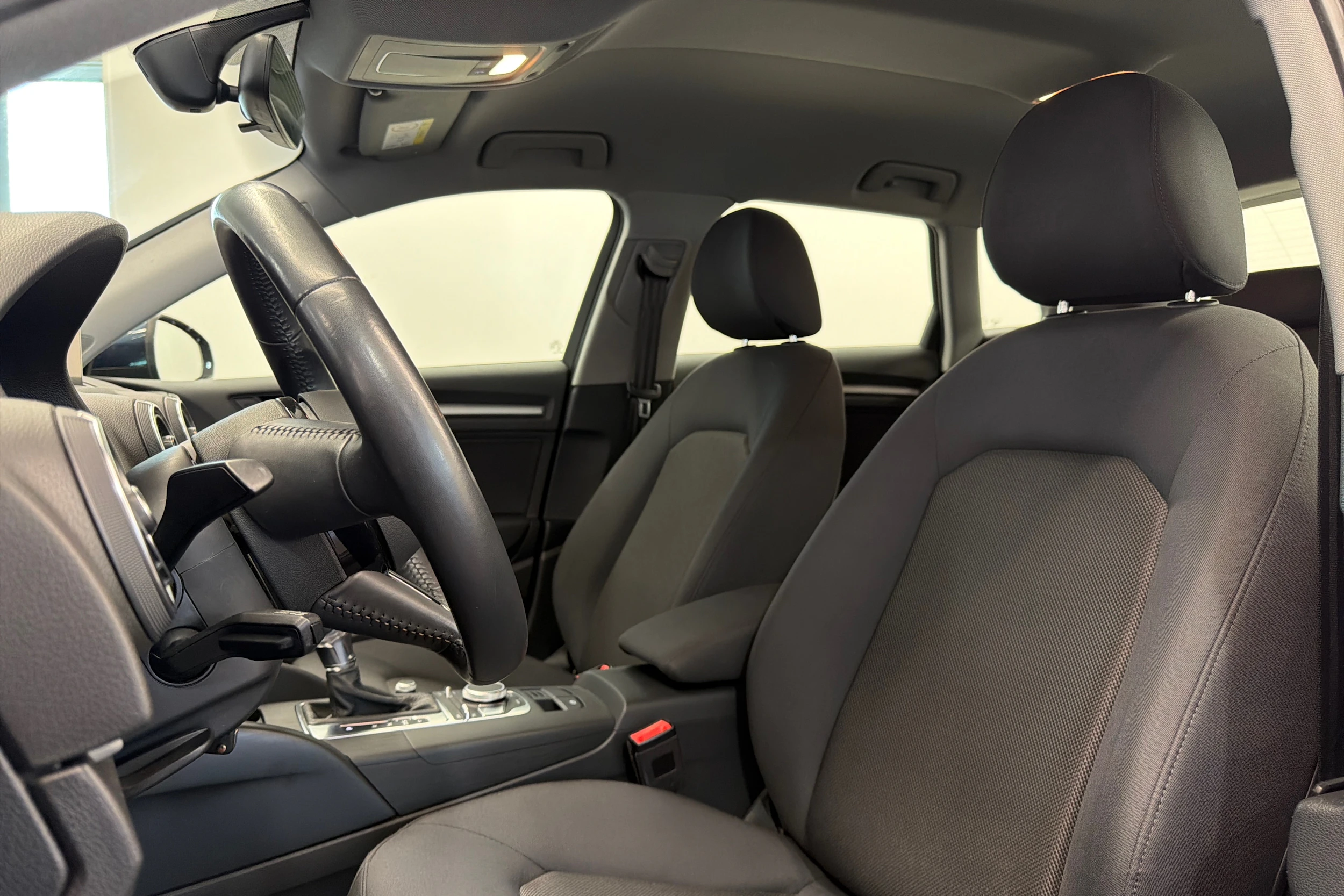 harmaa Audi A3 2018 kuva 16.