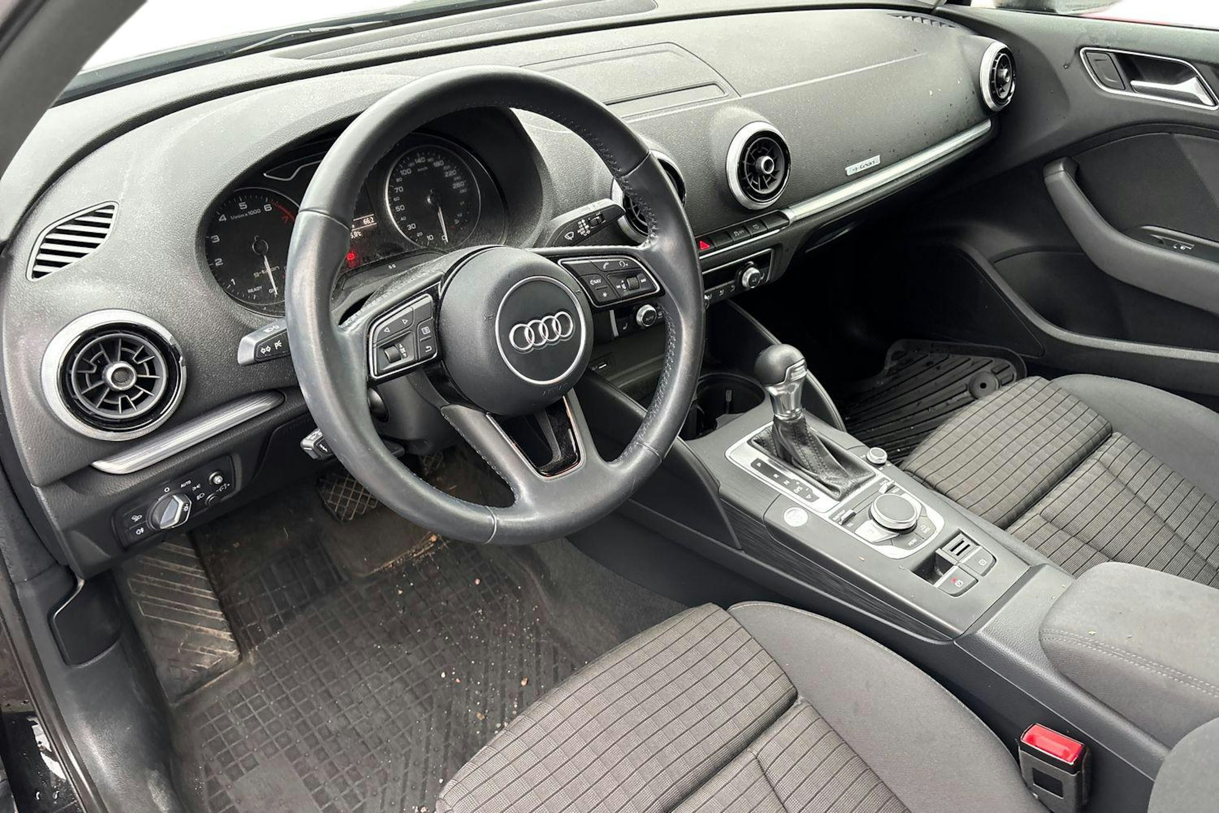 musta Audi A3 2018 kuva 3.