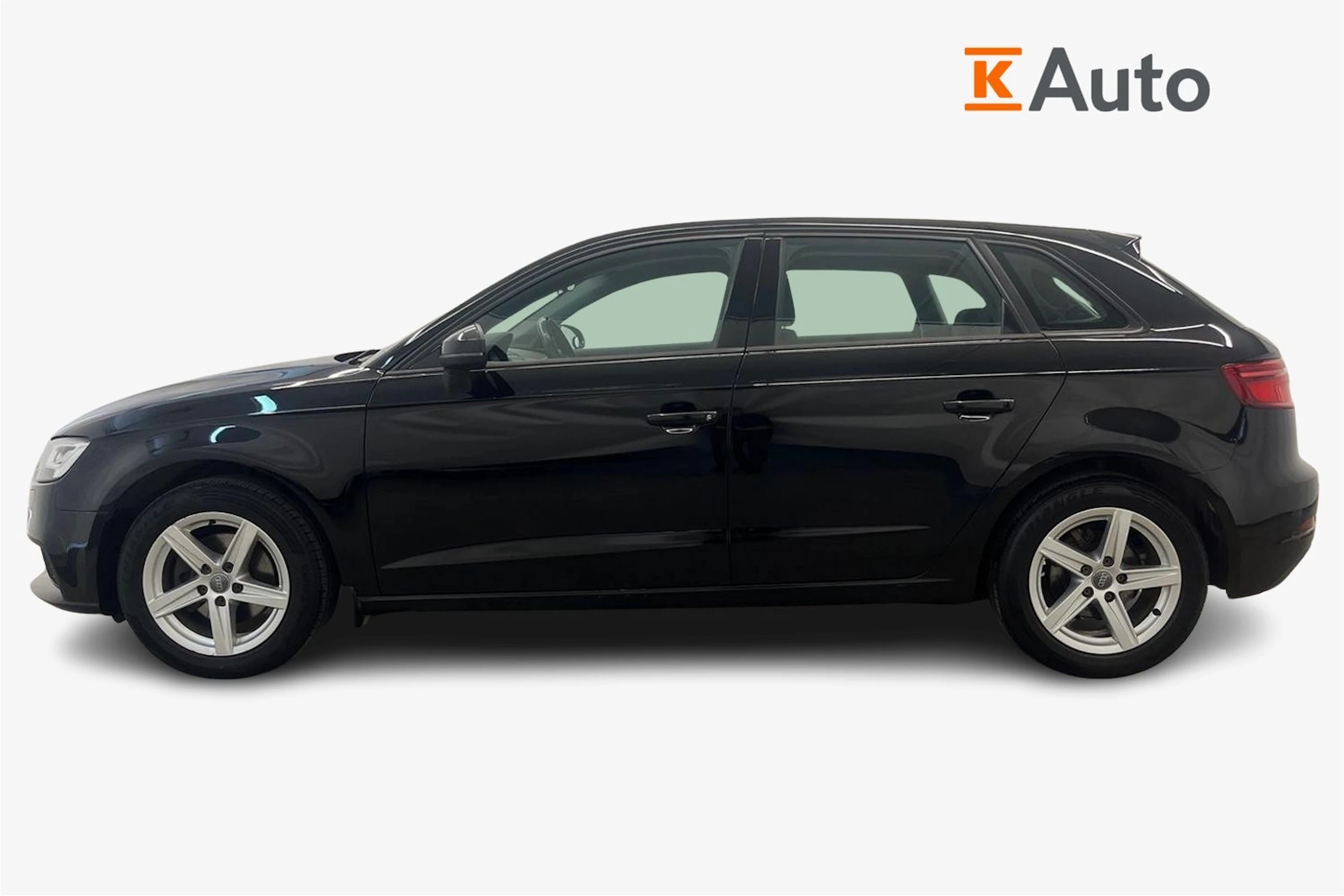 Musta Audi A3 2018 kuva 7.