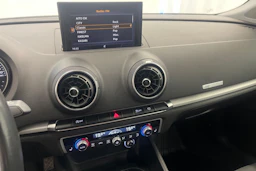 Musta Audi A3 2018 kuva 20.