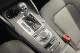 Musta Audi A3 2018 kuva 21.