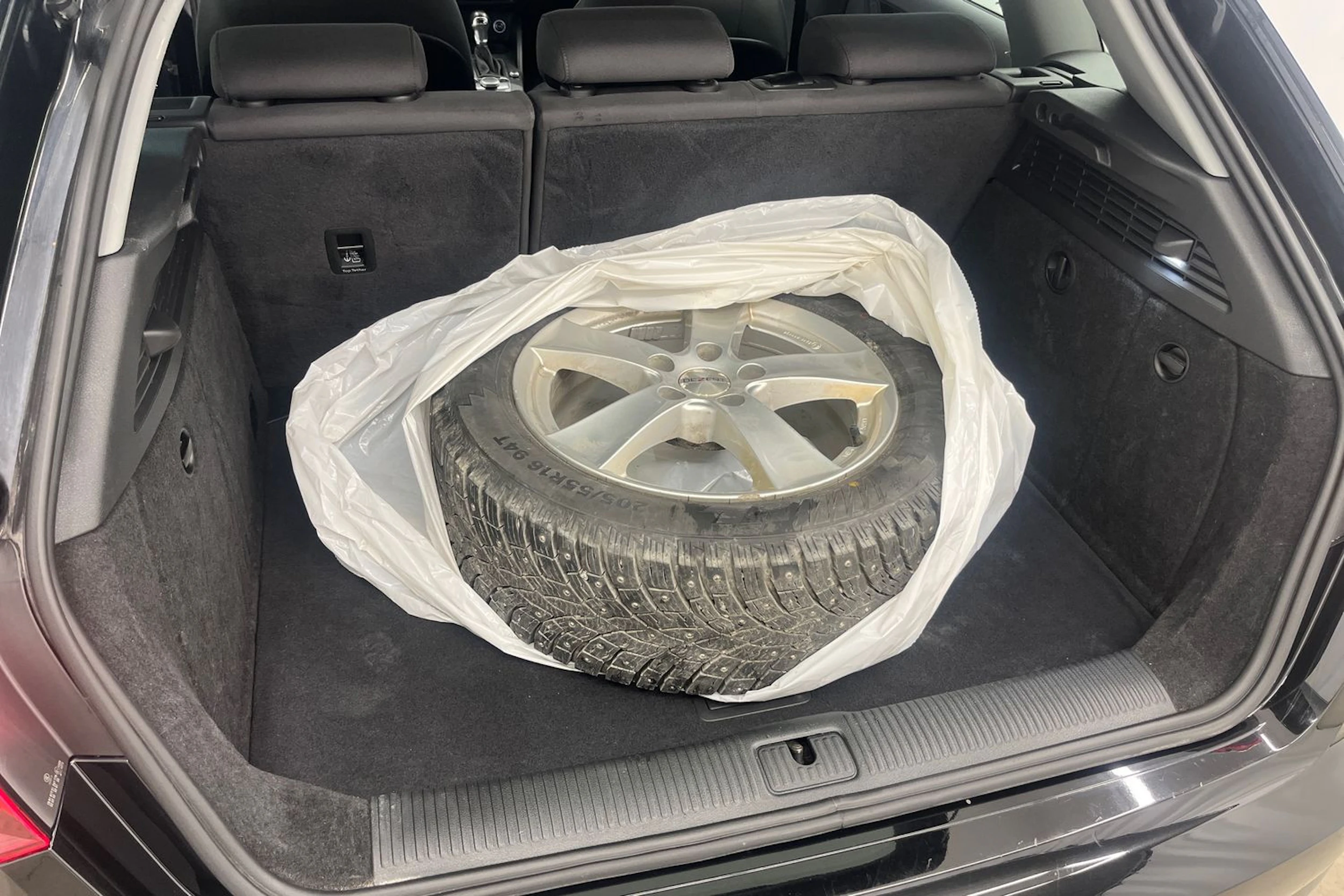 Musta Audi A3 2018 kuva 22.