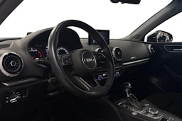 Musta Audi A3 2018 kuva 3.