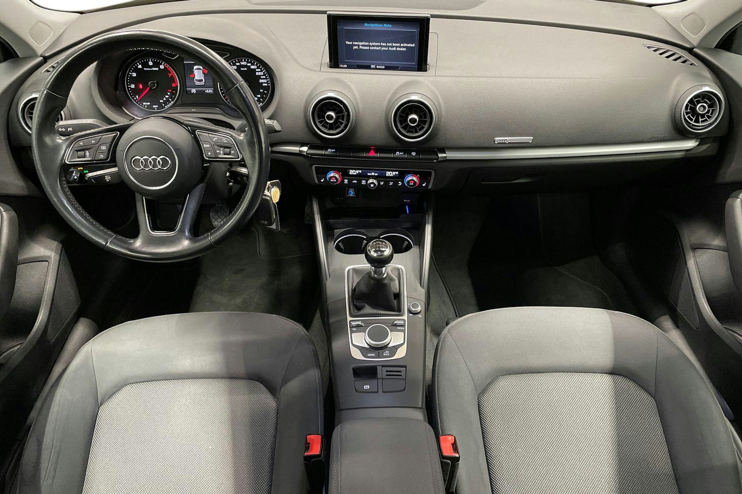 harmaa Audi A3 2018 kuva 7.
