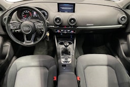 harmaa Audi A3 2018 kuva 7.