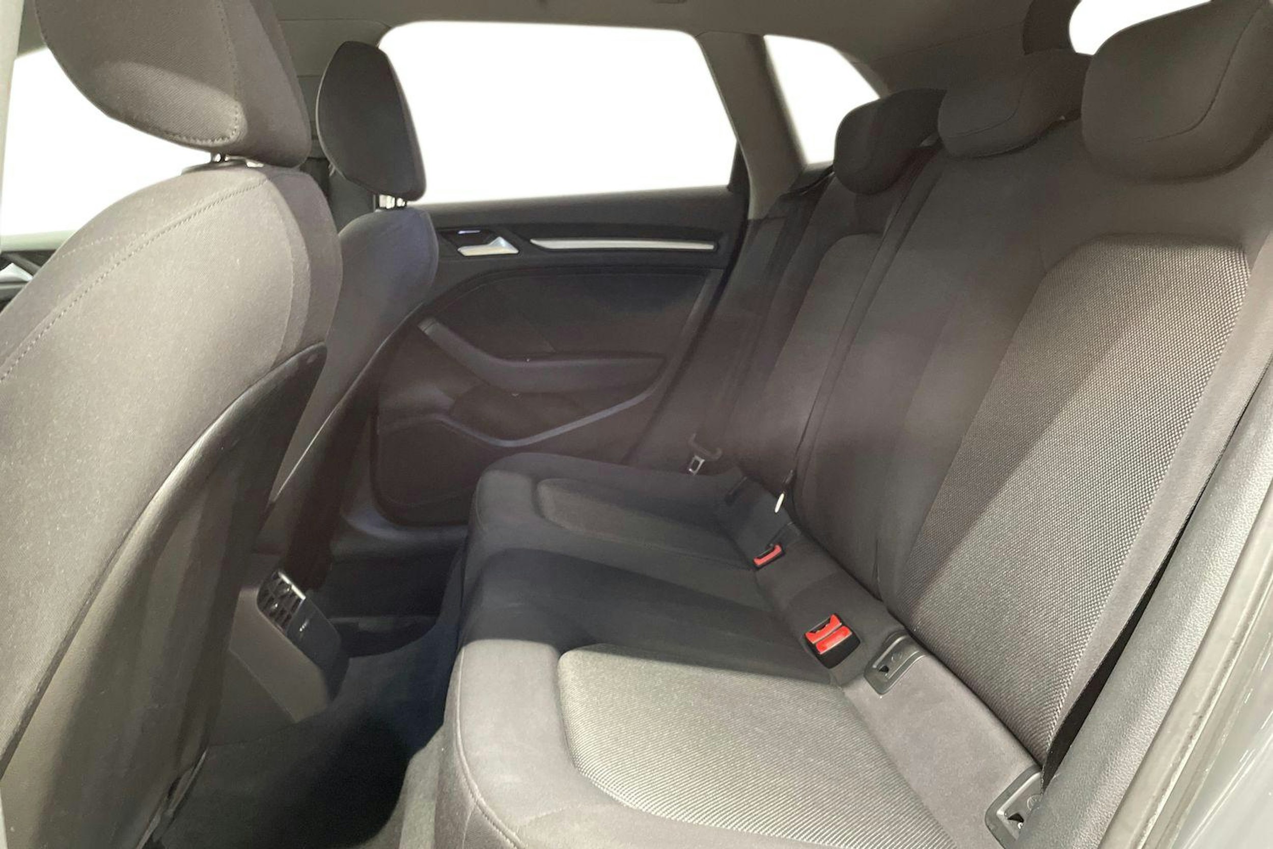 harmaa Audi A3 2018 kuva 8.