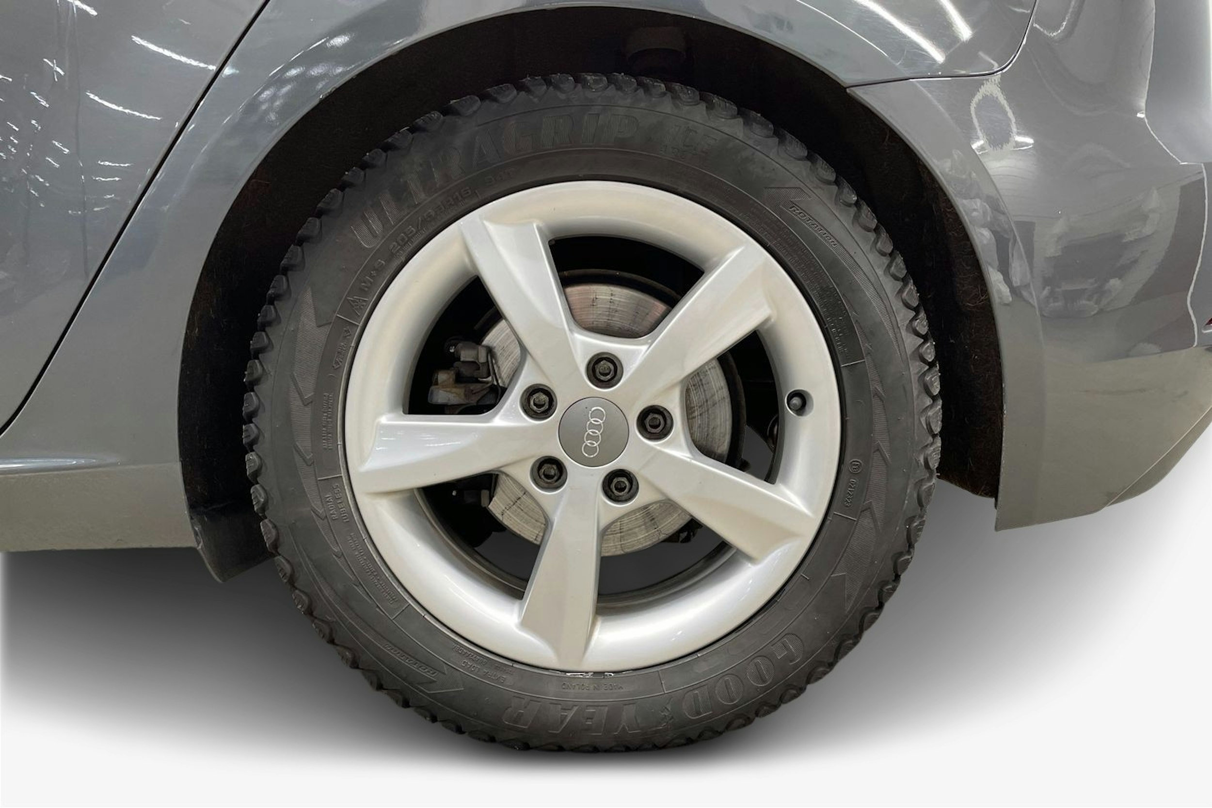 harmaa Audi A3 2018 kuva 9.