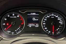 harmaa Audi A3 2018 kuva 13.