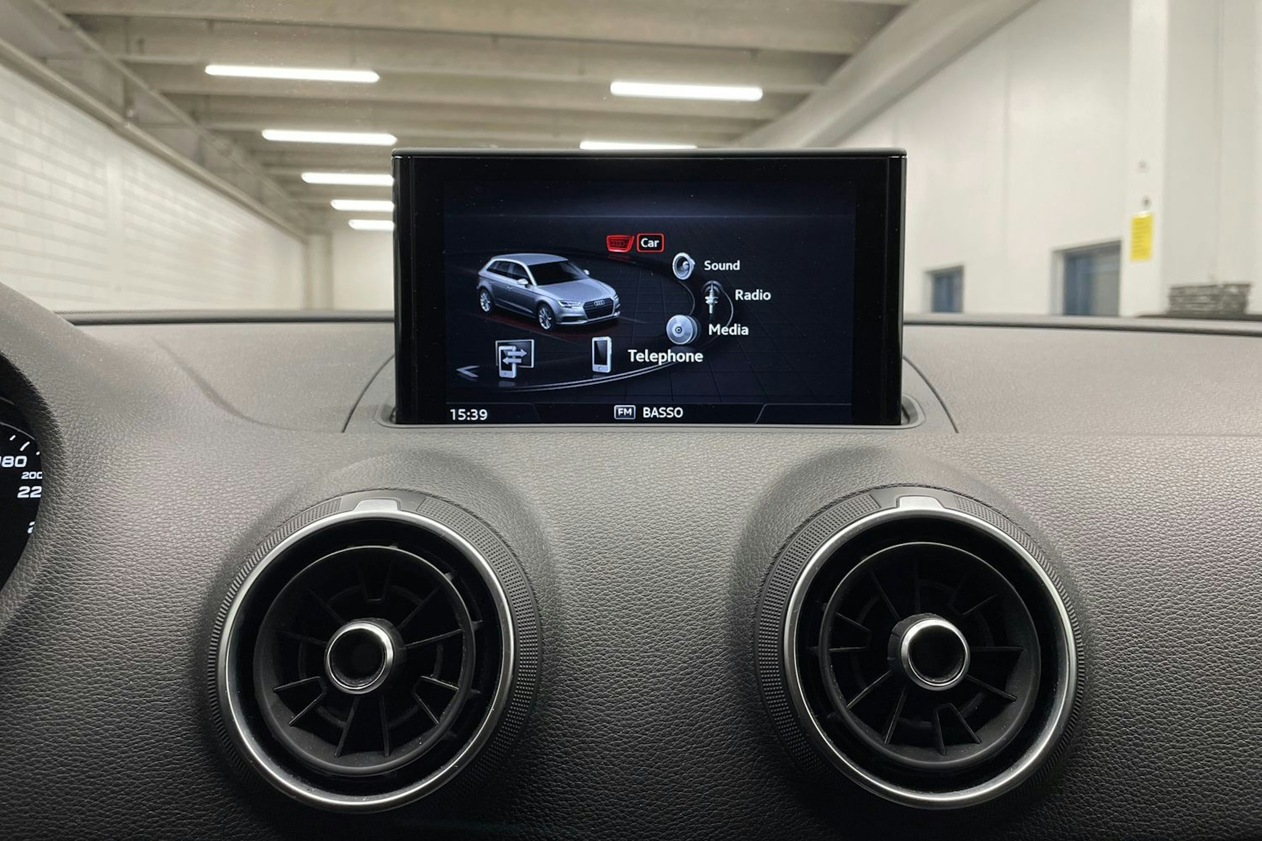 harmaa Audi A3 2018 kuva 14.