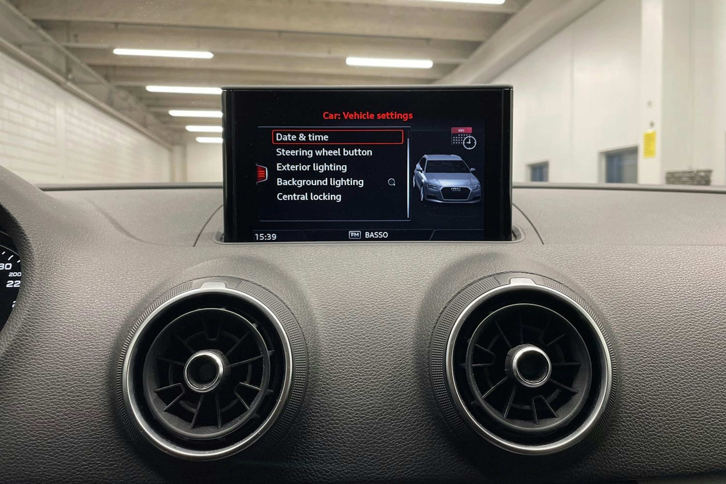 harmaa Audi A3 2018 kuva 15.