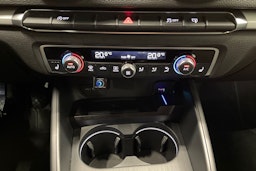 harmaa Audi A3 2018 kuva 17.