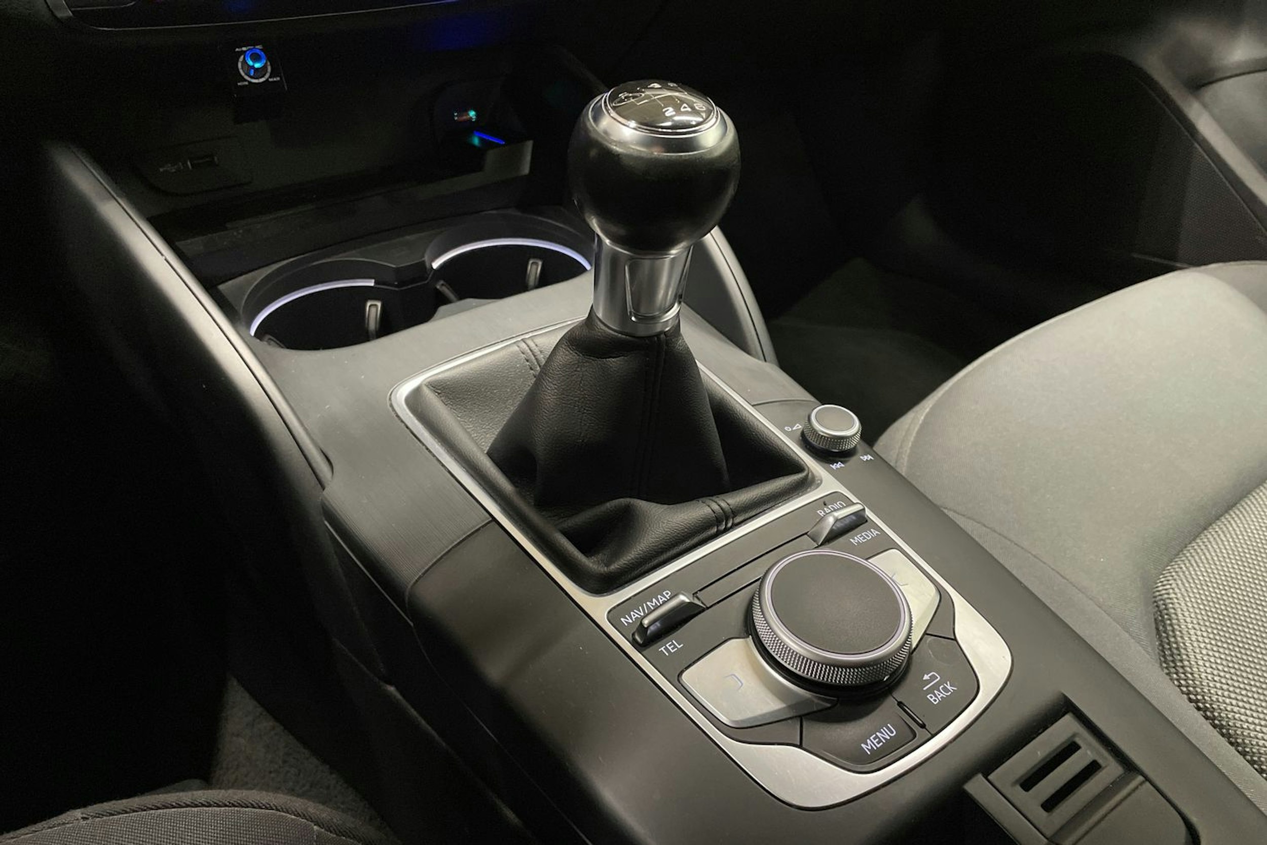 harmaa Audi A3 2018 kuva 18.