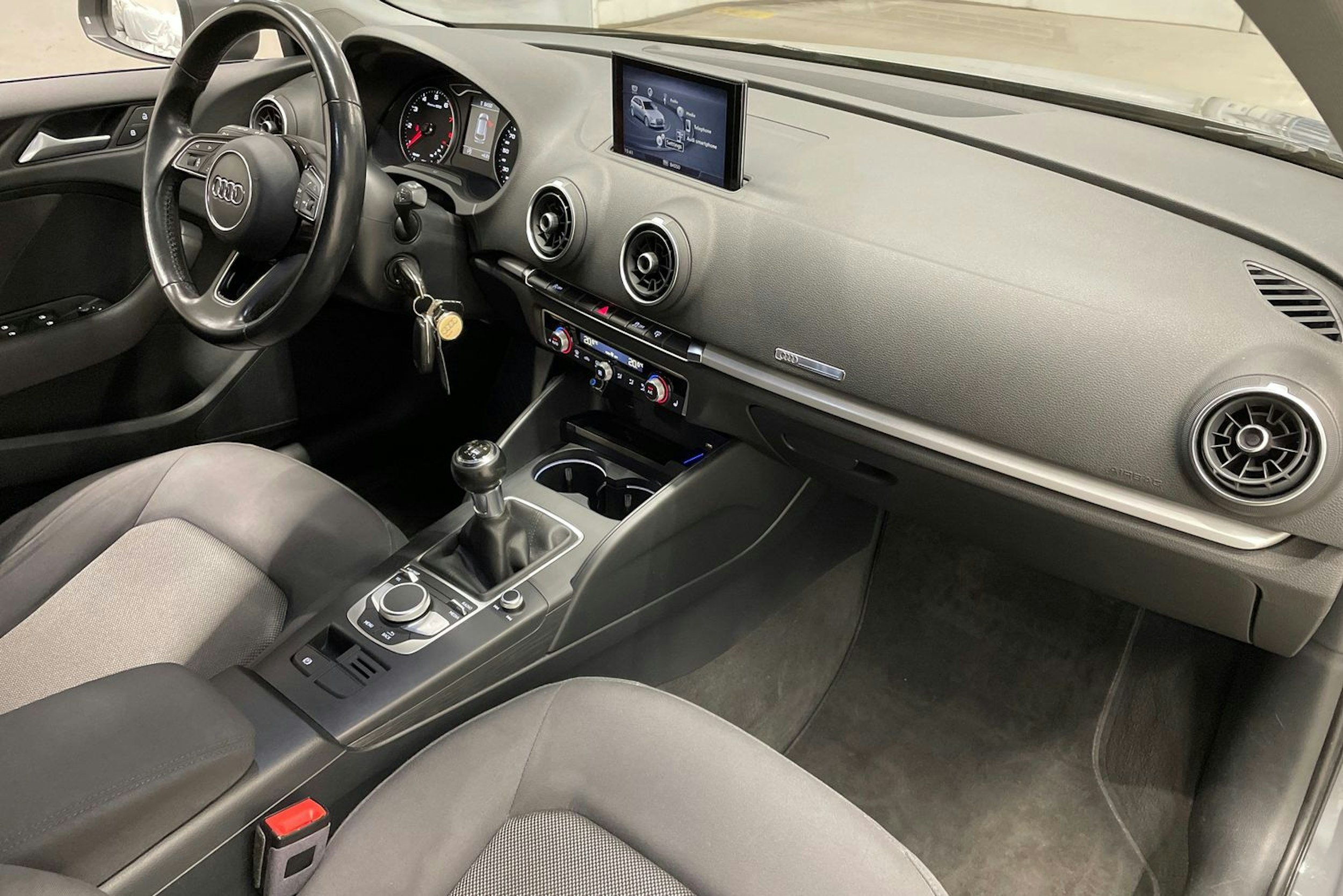 harmaa Audi A3 2018 kuva 25.