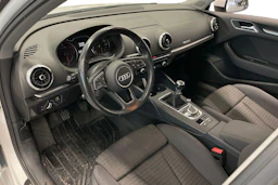 Valkoinen Audi A3 2018 kuva 3.