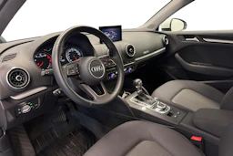valkoinen Audi A3 2018 kuva 6.