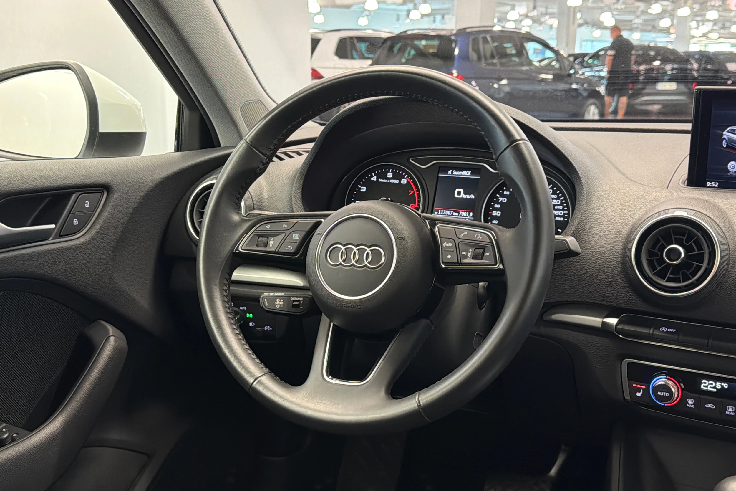 valkoinen Audi A3 2018 kuva 13.