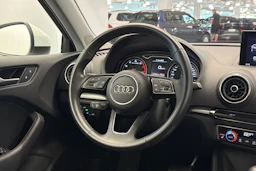 valkoinen Audi A3 2018 kuva 13.