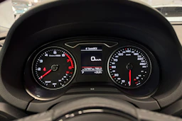 valkoinen Audi A3 2018 kuva 16.