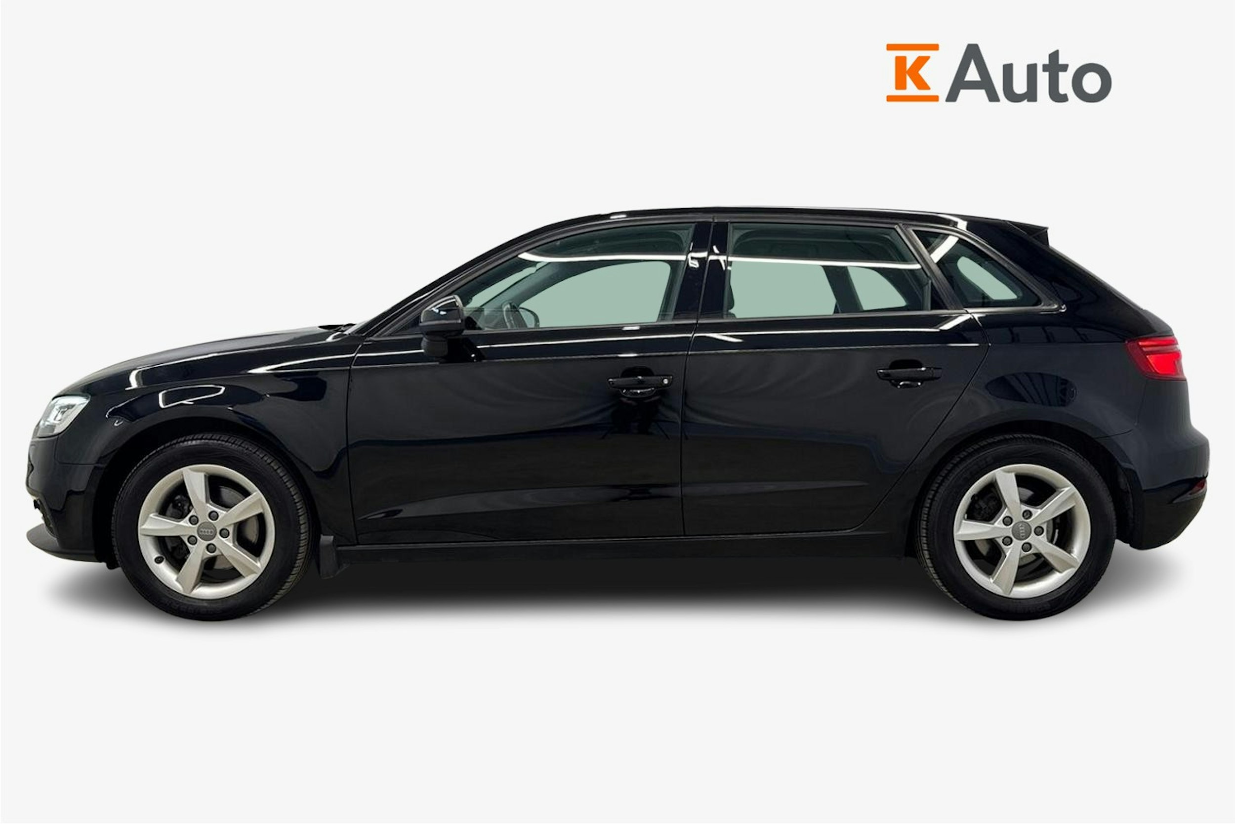 musta Audi A3 2018 kuva 6.