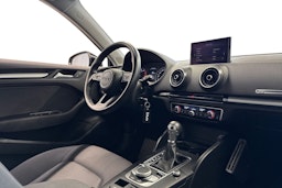 musta Audi A3 2018 kuva 10.