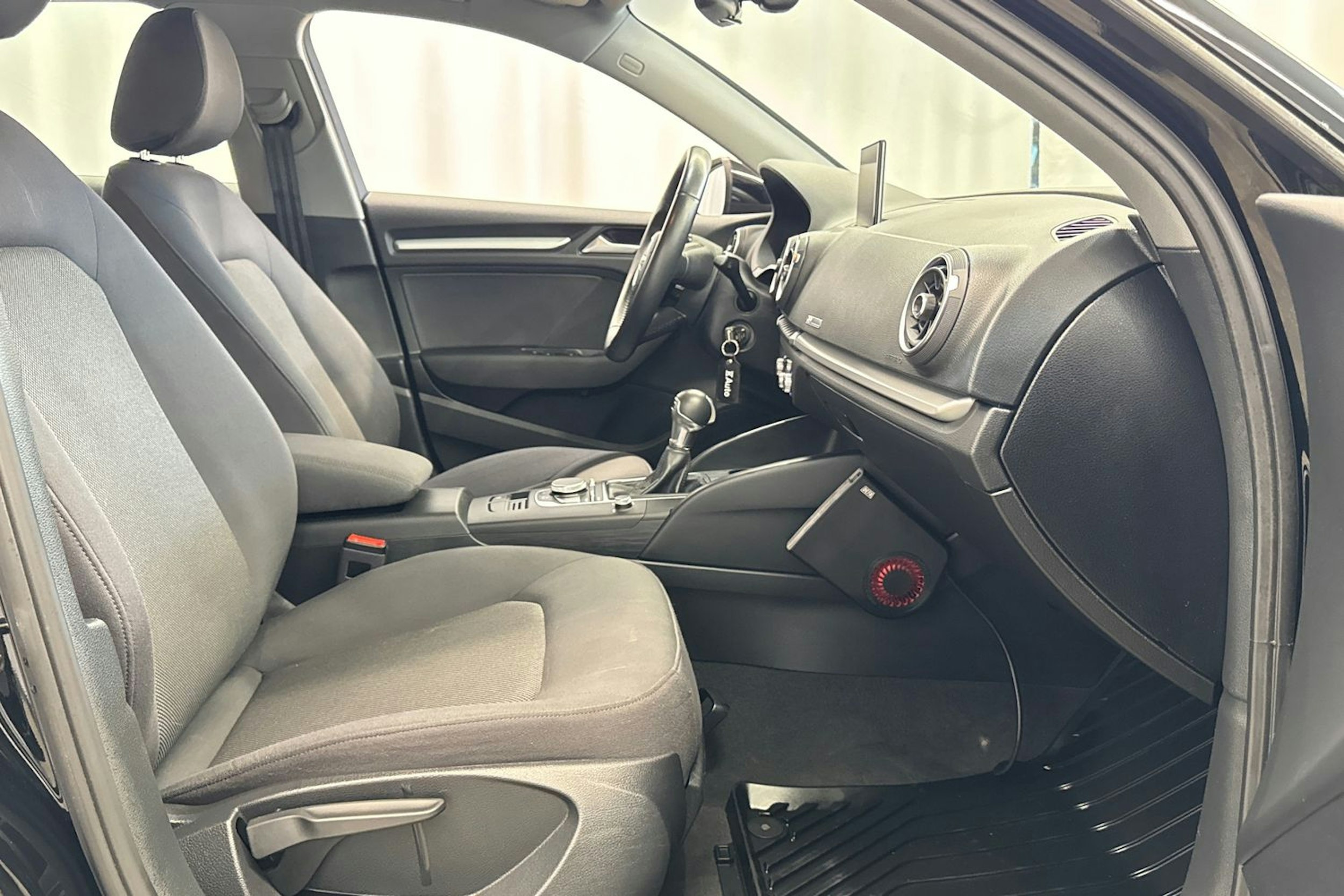 musta Audi A3 2018 kuva 13.