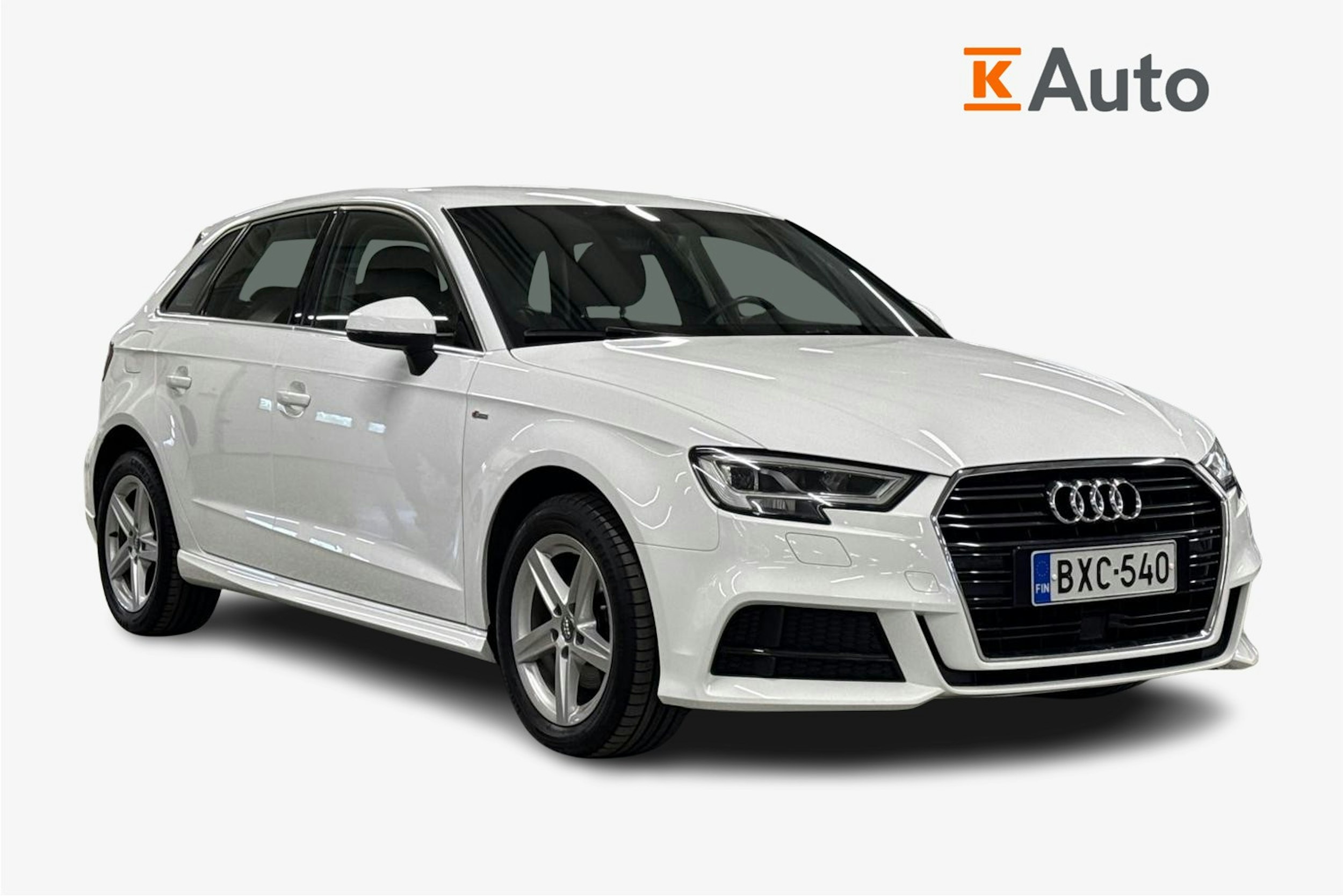 Valkoinen Audi A3 2019 kuva 1.