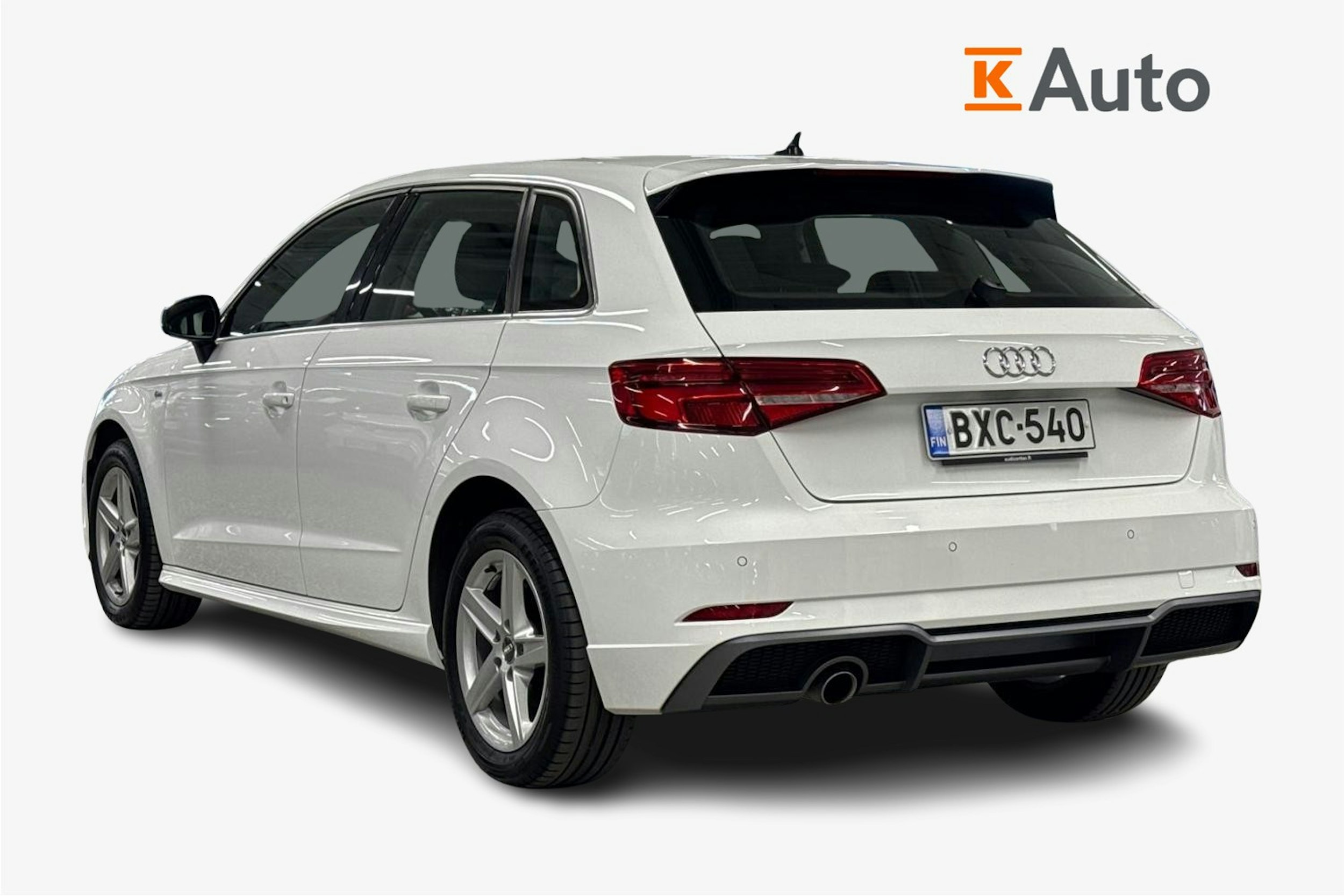Valkoinen Audi A3 2019 kuva 2.