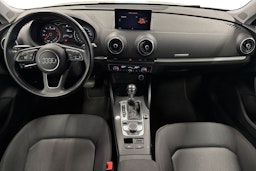 Valkoinen Audi A3 2019 kuva 9.