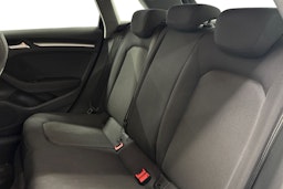 Valkoinen Audi A3 2019 kuva 10.