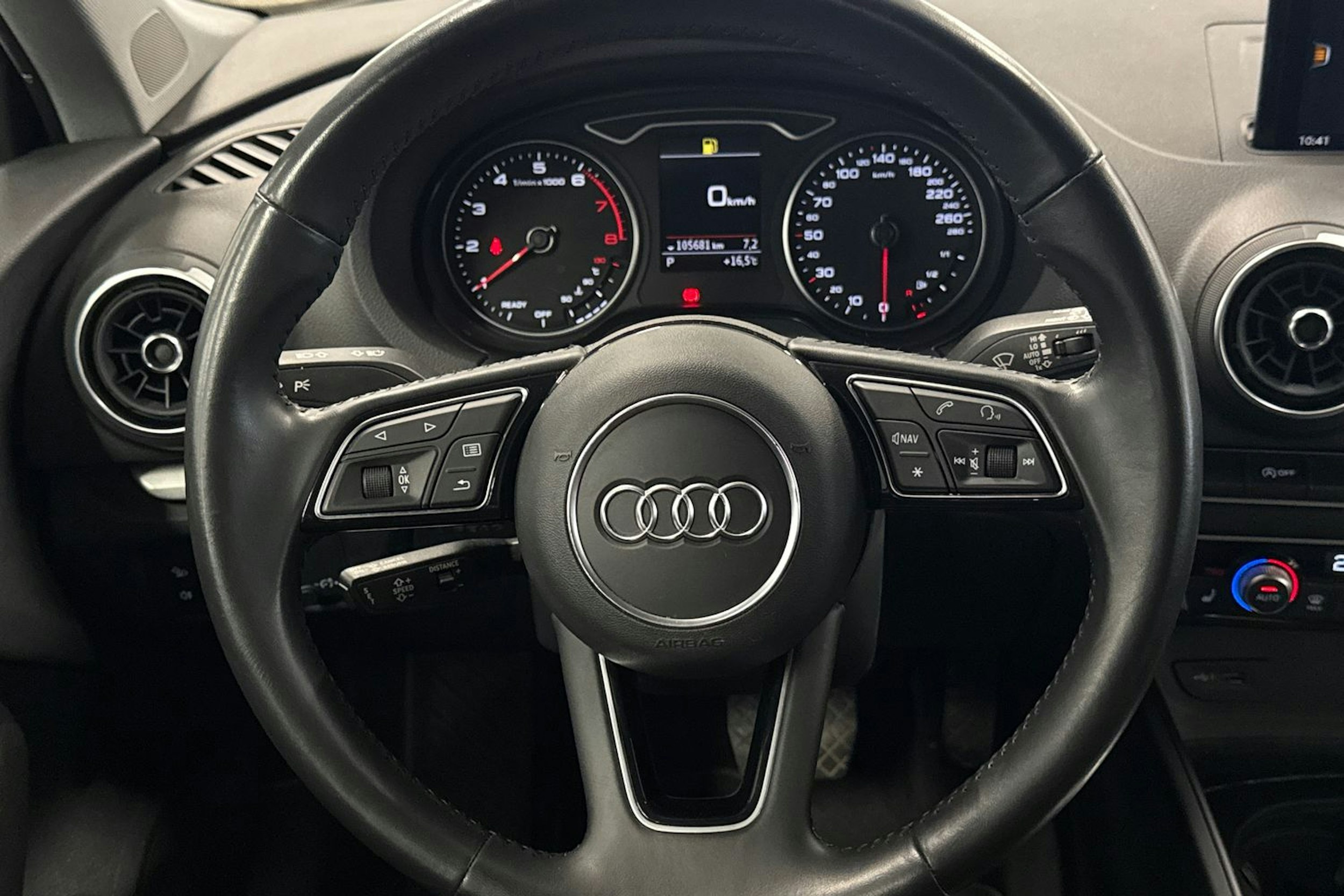 Valkoinen Audi A3 2019 kuva 14.