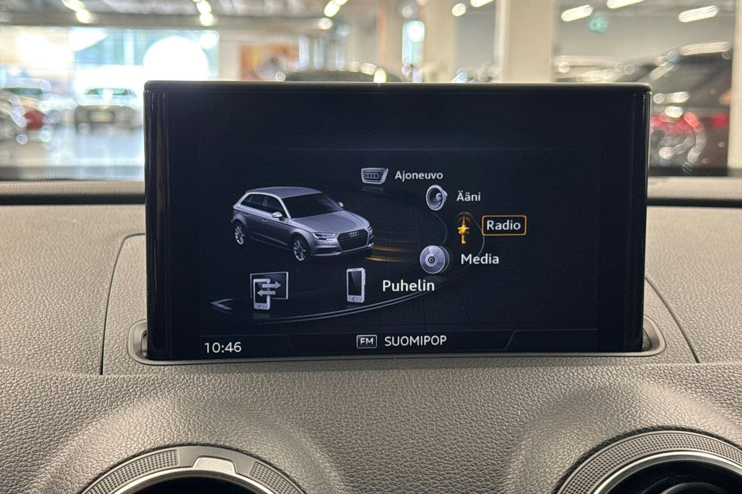 Valkoinen Audi A3 2019 kuva 22.