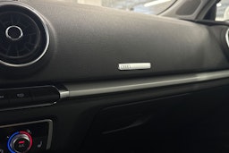 Valkoinen Audi A3 2019 kuva 33.
