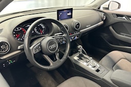 valkoinen Audi A3 2019 kuva 6.