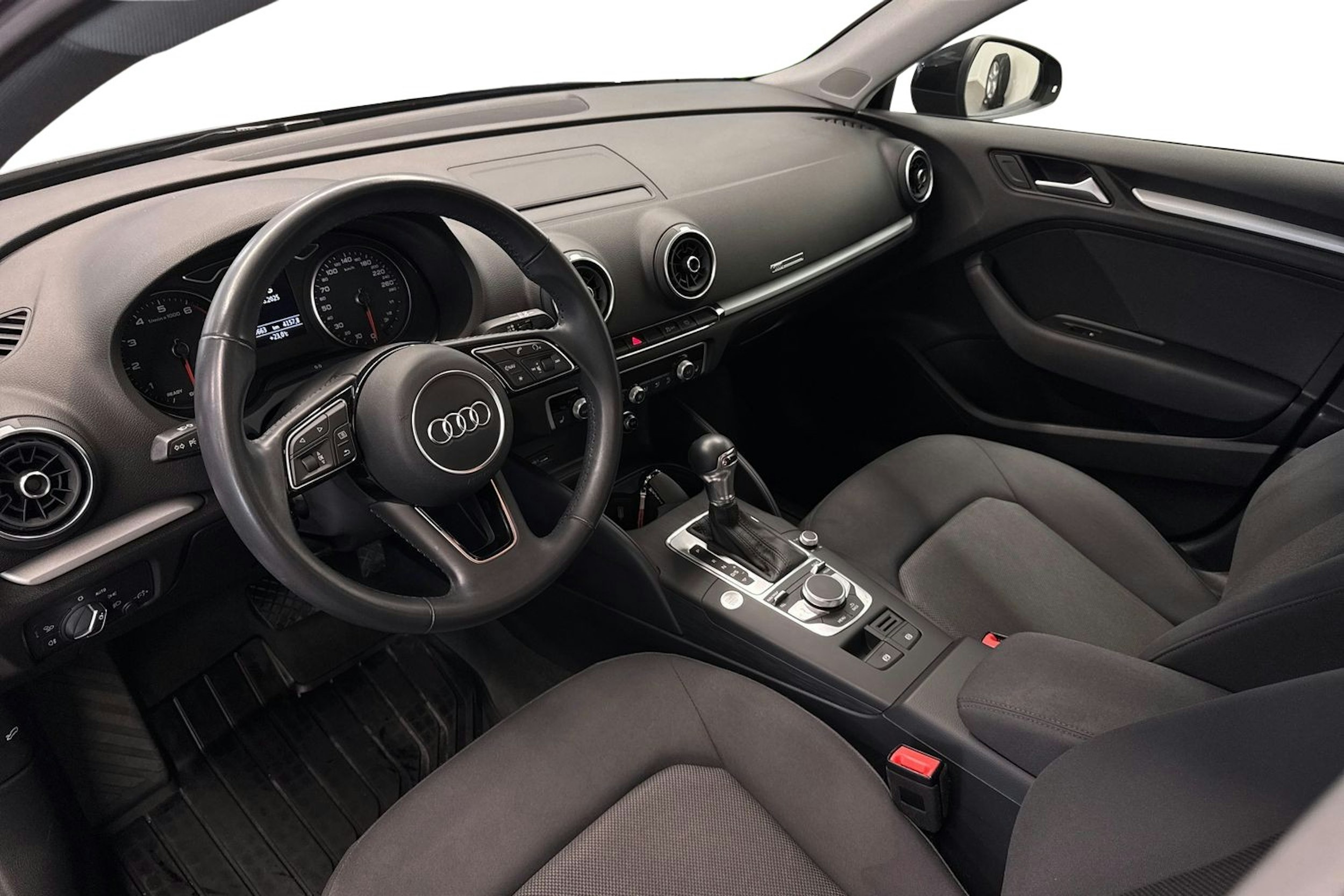 musta Audi A3 2019 kuva 7.