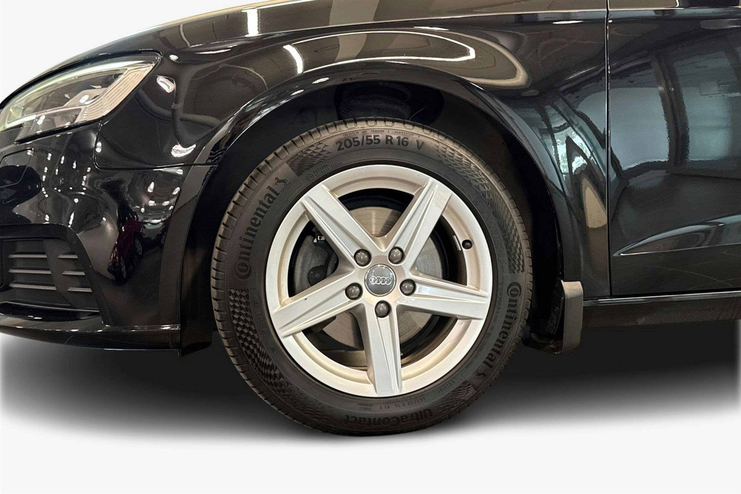 musta Audi A3 2019 kuva 11.